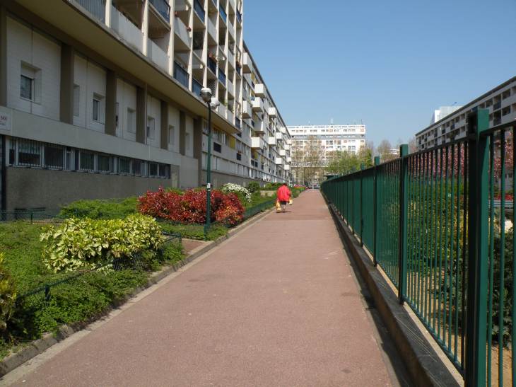  immeuble années 50 et square, 13e